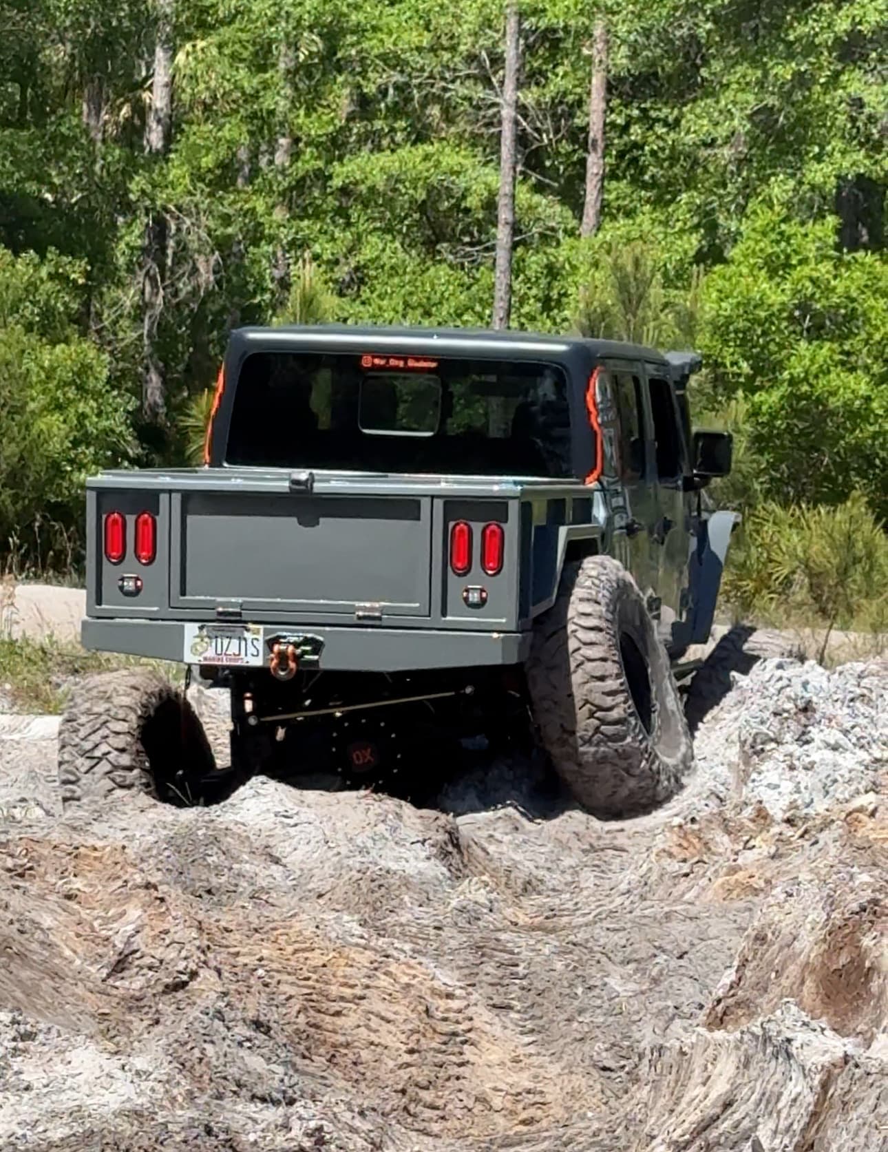 A War Dog-equipped Jeep Gladiator out on the trail